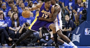 Andrew Bynum’s knees are already an issue in Philly