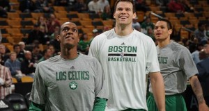 Report: Celtics remain interested in re-signing Hump